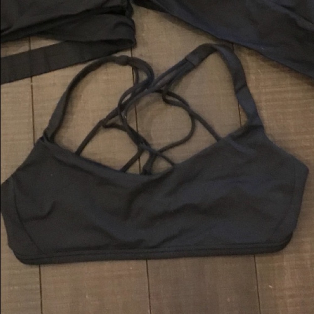 New worn once LULULEMON SPORTS BRAS